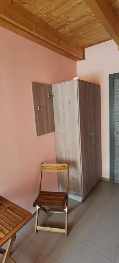 Pensiune Si Cazare La Mitza Giarmata Exterior photo
